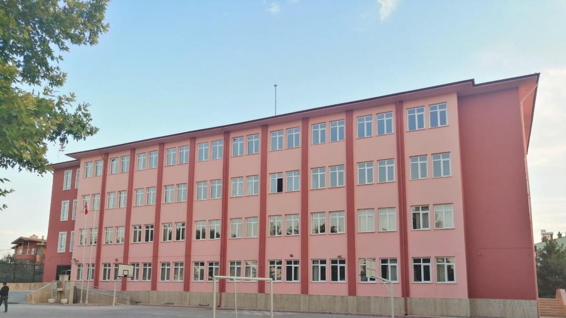 Uhut Mahallesi Ahmet Haşhaş İmam Hatip Ortaokulu Fotoğrafı